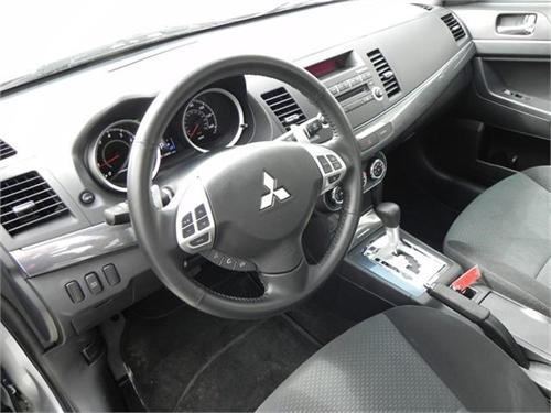 Mitsubishi Lancer 2010 photo 2