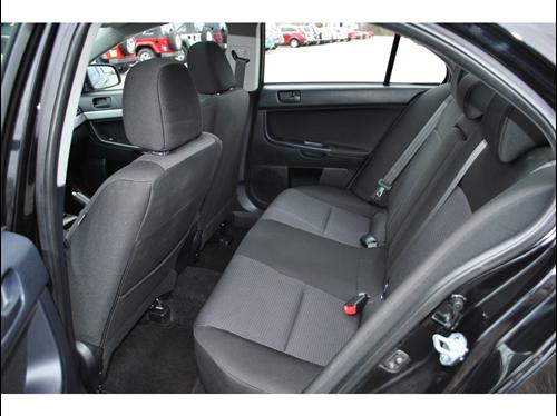 Mitsubishi Lancer 2010 photo 2