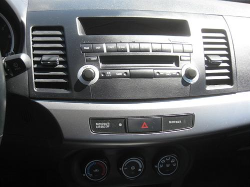 Mitsubishi Lancer 2010 photo 1