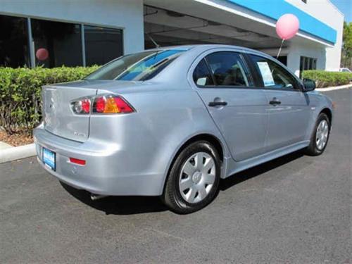 Mitsubishi Lancer 2010 photo 2