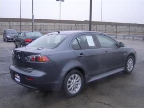 Mitsubishi Lancer 2010 photo 2