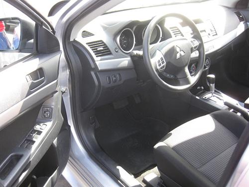 Mitsubishi Lancer 2010 photo 3