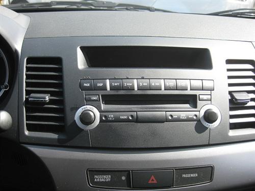 Mitsubishi Lancer 2010 photo 4