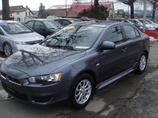 Mitsubishi Lancer 2010 photo 3