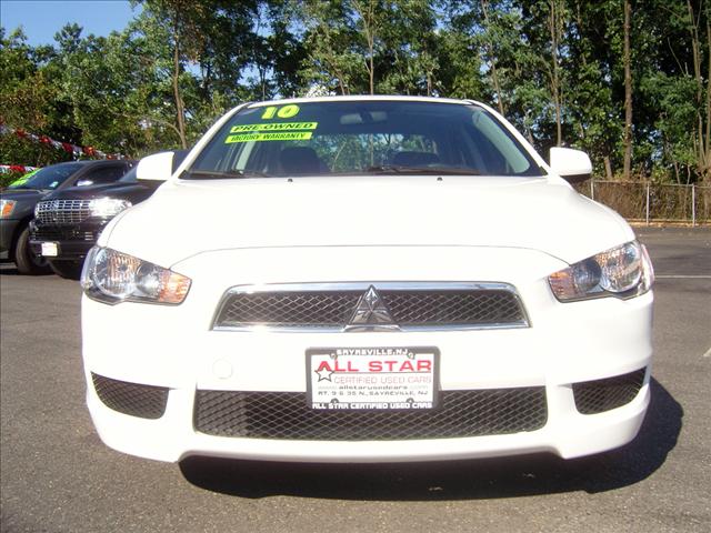 Mitsubishi Lancer 2010 photo 2