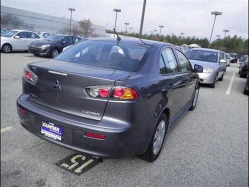 Mitsubishi Lancer 2010 photo 4