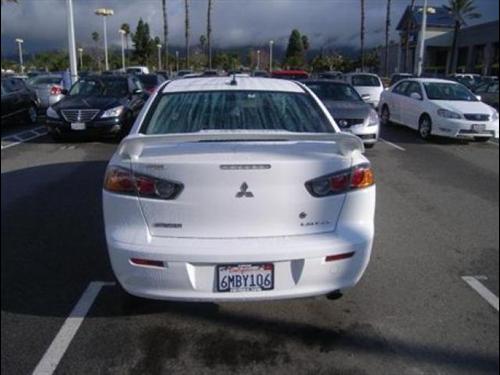 Mitsubishi Lancer 2010 photo 4