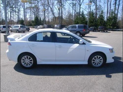Mitsubishi Lancer 2010 photo 3