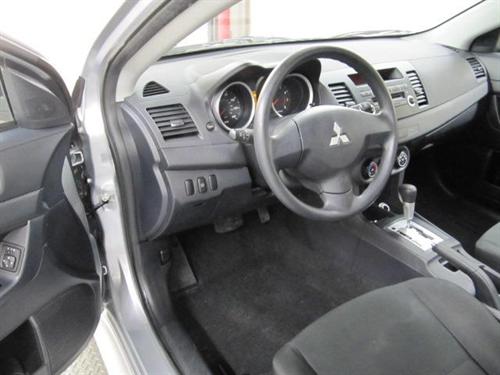 Mitsubishi Lancer 2010 photo 2