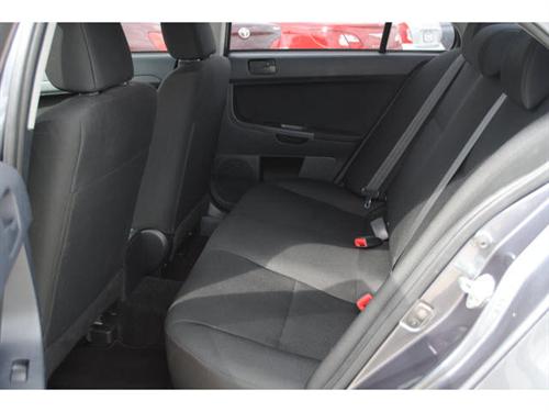 Mitsubishi Lancer 2010 photo 2