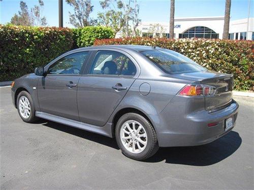 Mitsubishi Lancer 2010 photo 3