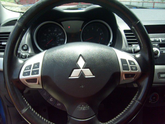 Mitsubishi Lancer 2010 photo 21
