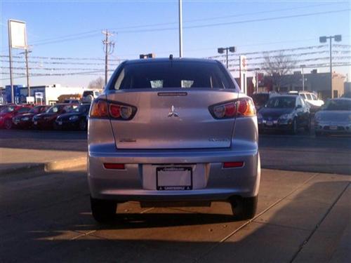 Mitsubishi Lancer 2010 photo 3