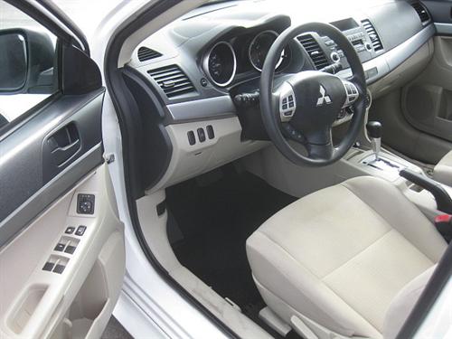 Mitsubishi Lancer 2010 photo 3