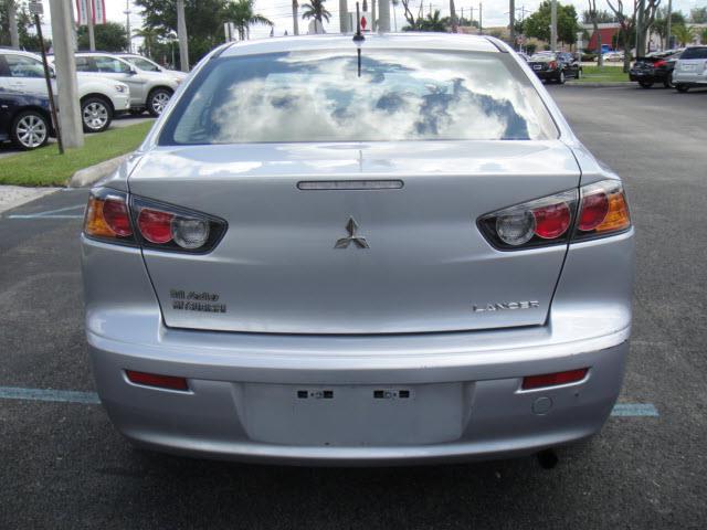 Mitsubishi Lancer 2011 photo 2