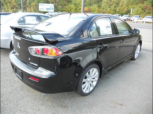 Mitsubishi Lancer 2011 photo 2