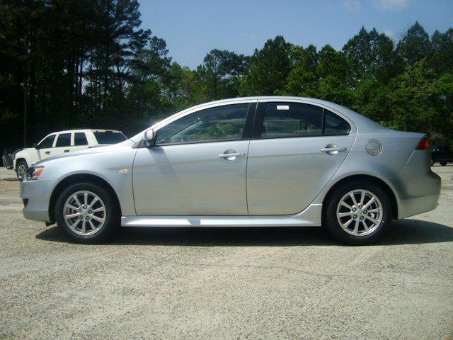 Mitsubishi Lancer 2011 photo 1