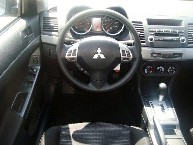 Mitsubishi Lancer 2011 photo 4