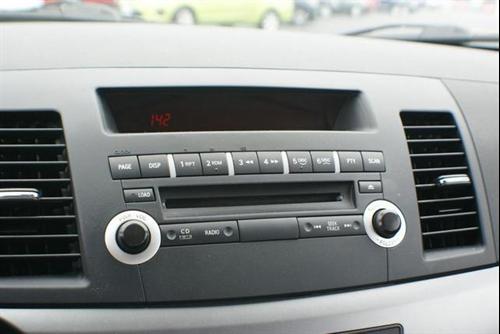 Mitsubishi Lancer 2011 photo 4