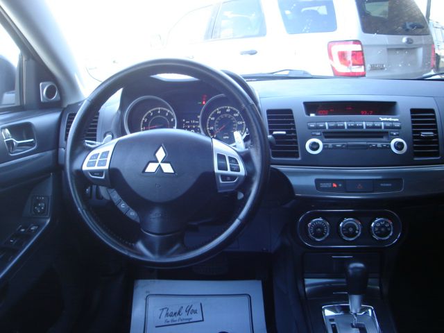 Mitsubishi Lancer 2011 photo 4