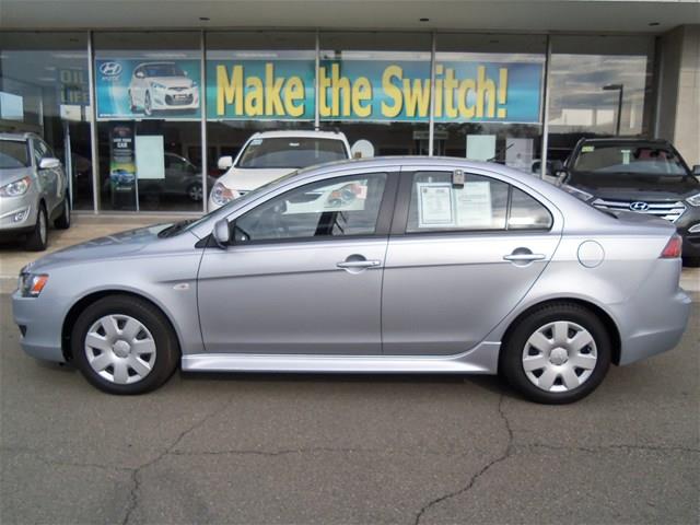 Mitsubishi Lancer 2011 photo 2