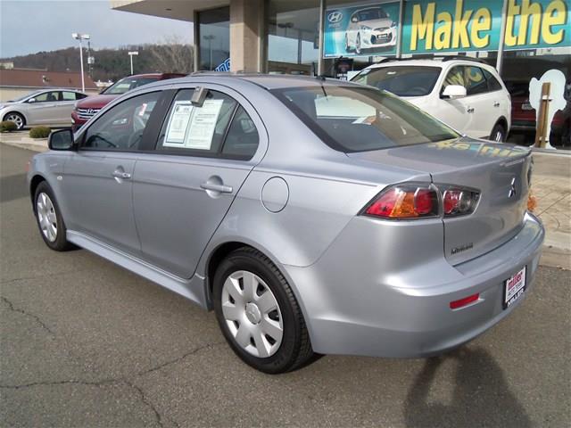 Mitsubishi Lancer 2011 photo 4