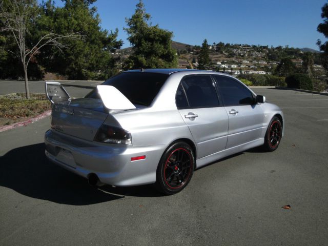 Mitsubishi Lancer Evolution 2003 photo 4