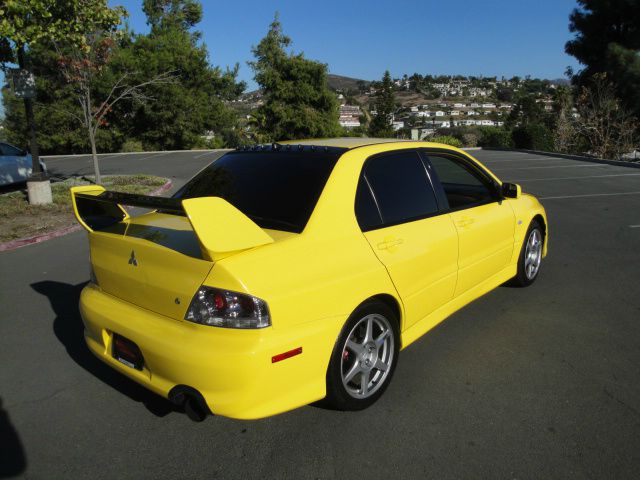 Mitsubishi Lancer Evolution 2004 photo 2