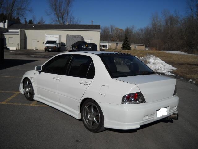 Mitsubishi Lancer Evolution 2005 photo 2