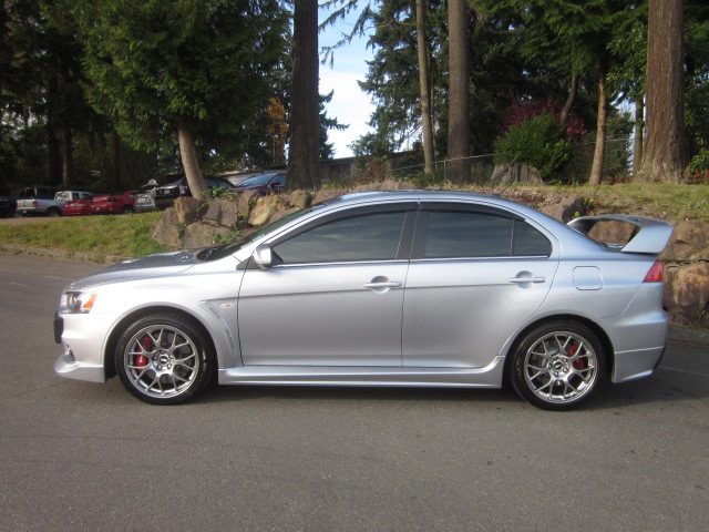 Mitsubishi Lancer Evolution 2008 photo 2