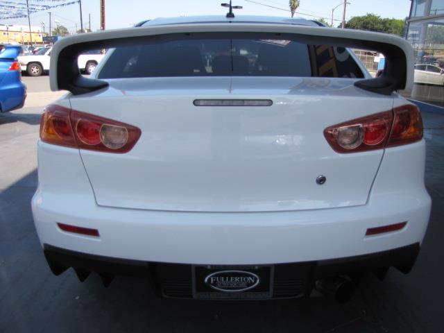 Mitsubishi Lancer Evolution 2008 photo 2