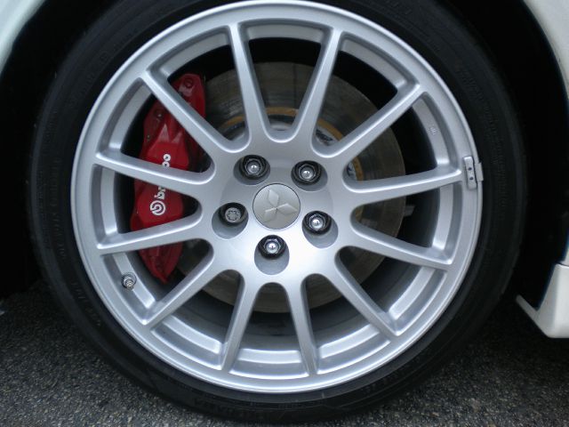 Mitsubishi Lancer Evolution 2010 photo 13