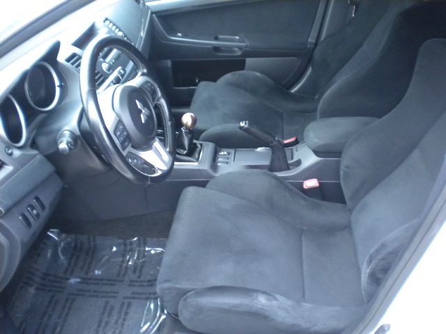 Mitsubishi Lancer Evolution 2010 photo 22