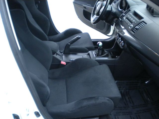 Mitsubishi Lancer Evolution 2010 photo 27