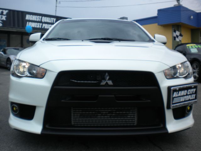 Mitsubishi Lancer Evolution 2010 photo 5