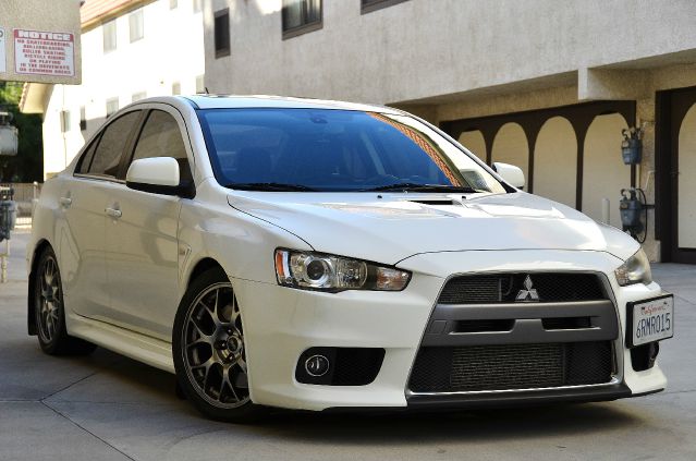 Mitsubishi Lancer Evolution 2010 photo 1