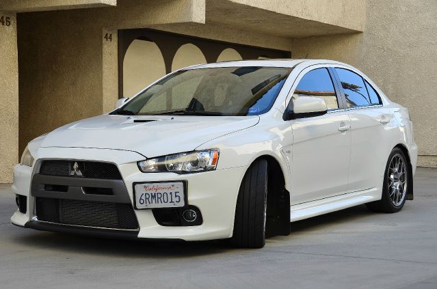 Mitsubishi Lancer Evolution 2010 photo 4