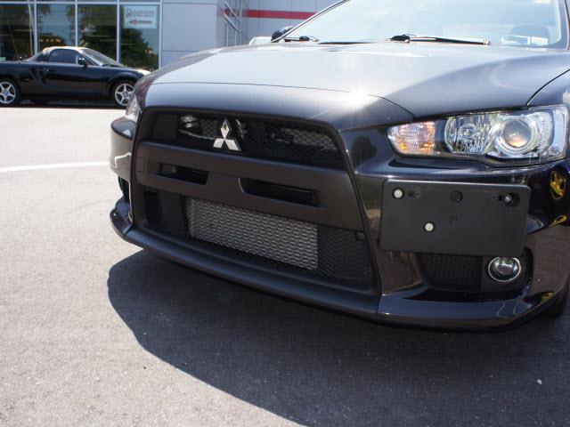 Mitsubishi Lancer Evolution 2011 photo 3