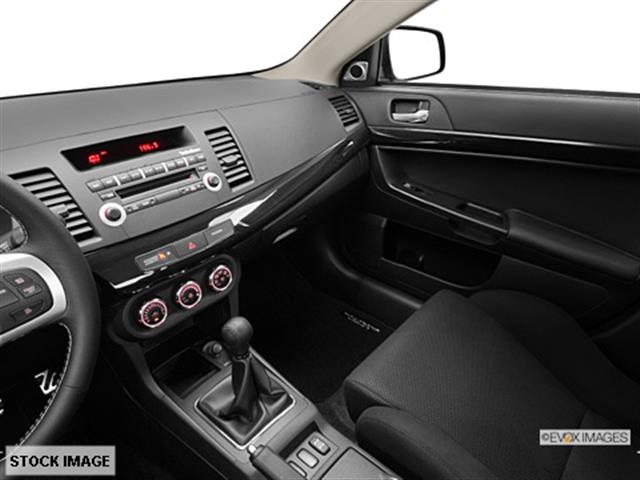Mitsubishi Lancer Evolution 2013 photo 1