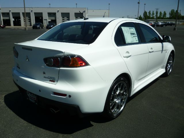 Mitsubishi Lancer Evolution 2014 photo 1