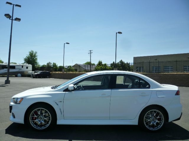 Mitsubishi Lancer Evolution 2014 photo 4