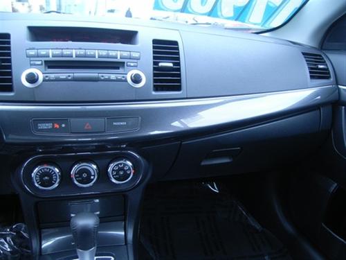 Mitsubishi Lancer Sportback 2010 photo 2