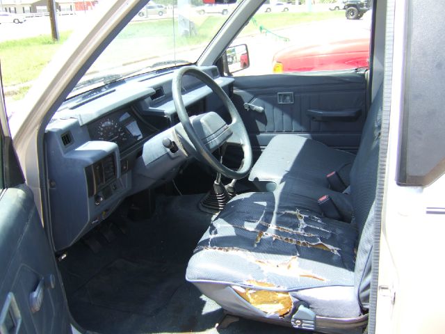 Mitsubishi Mighty Max 1990 photo 1