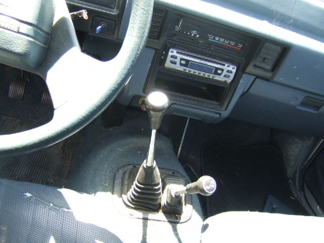 Mitsubishi Mighty Max 1990 photo 2