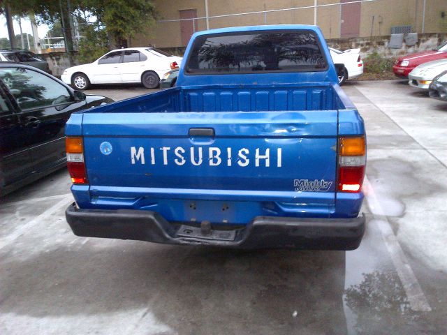 Mitsubishi Mighty Max 1991 photo 11