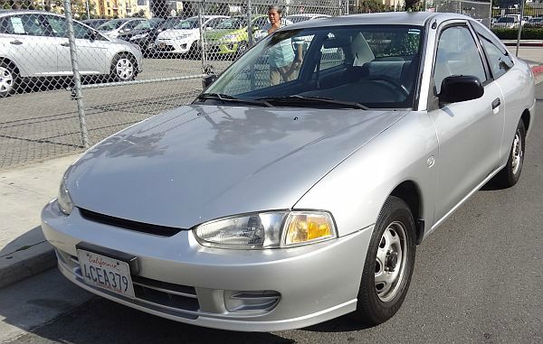 Mitsubishi Mirage 1998 photo 2