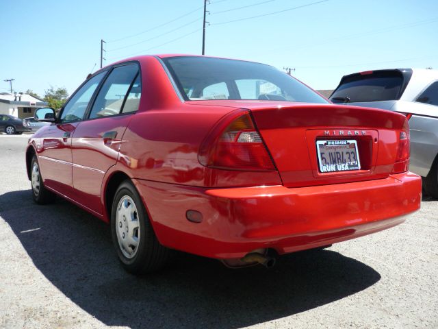 Mitsubishi Mirage 1999 photo 1