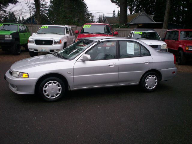 Mitsubishi Mirage 2000 photo 4