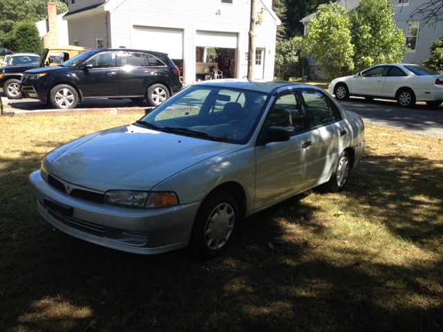 Mitsubishi Mirage 2000 photo 2