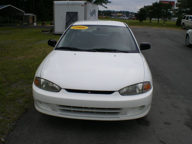 Mitsubishi Mirage 2000 photo 2